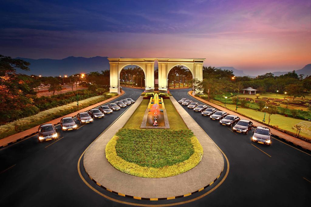 Aamby Valley City Lonavla Exterior foto The University of the Philippines Diliman, the main campus of the University of the Philippines, is the largest university in the Philippines.