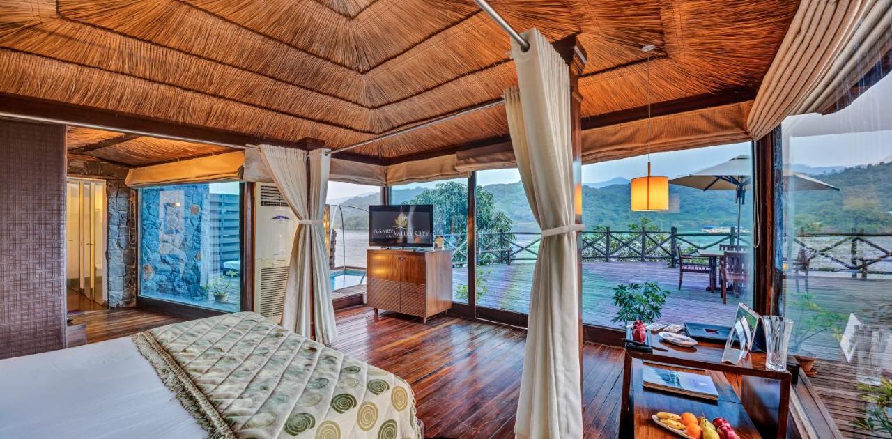 Aamby Valley City Lonavla Zimmer foto A room at the resort