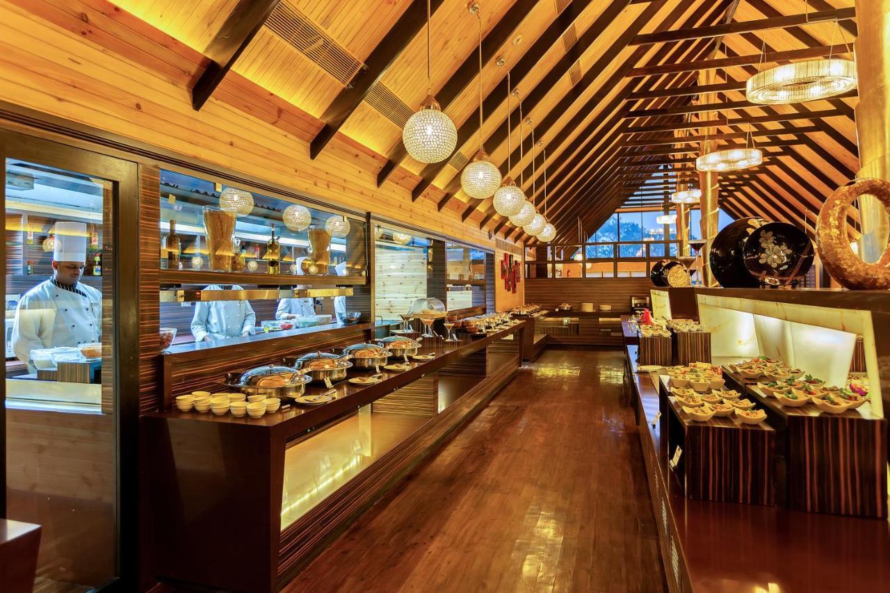 Aamby Valley City Lonavla Exterior foto The interior of the restaurant